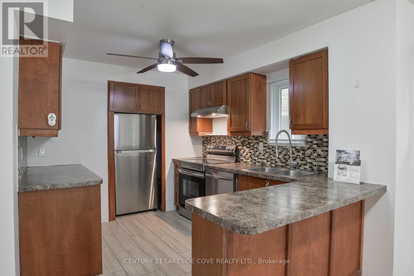 Unit 5 - 4 Paradise Boulevard, Ramara, Ontario  L0K 1B0 - Photo 14 - S12737542