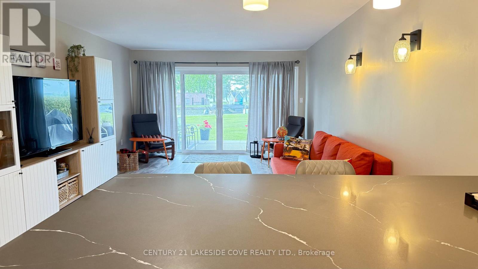 Unit 14 - 1 Paradise Boulevard, Ramara, Ontario  L0K 1B0 - Photo 11 - S12714194