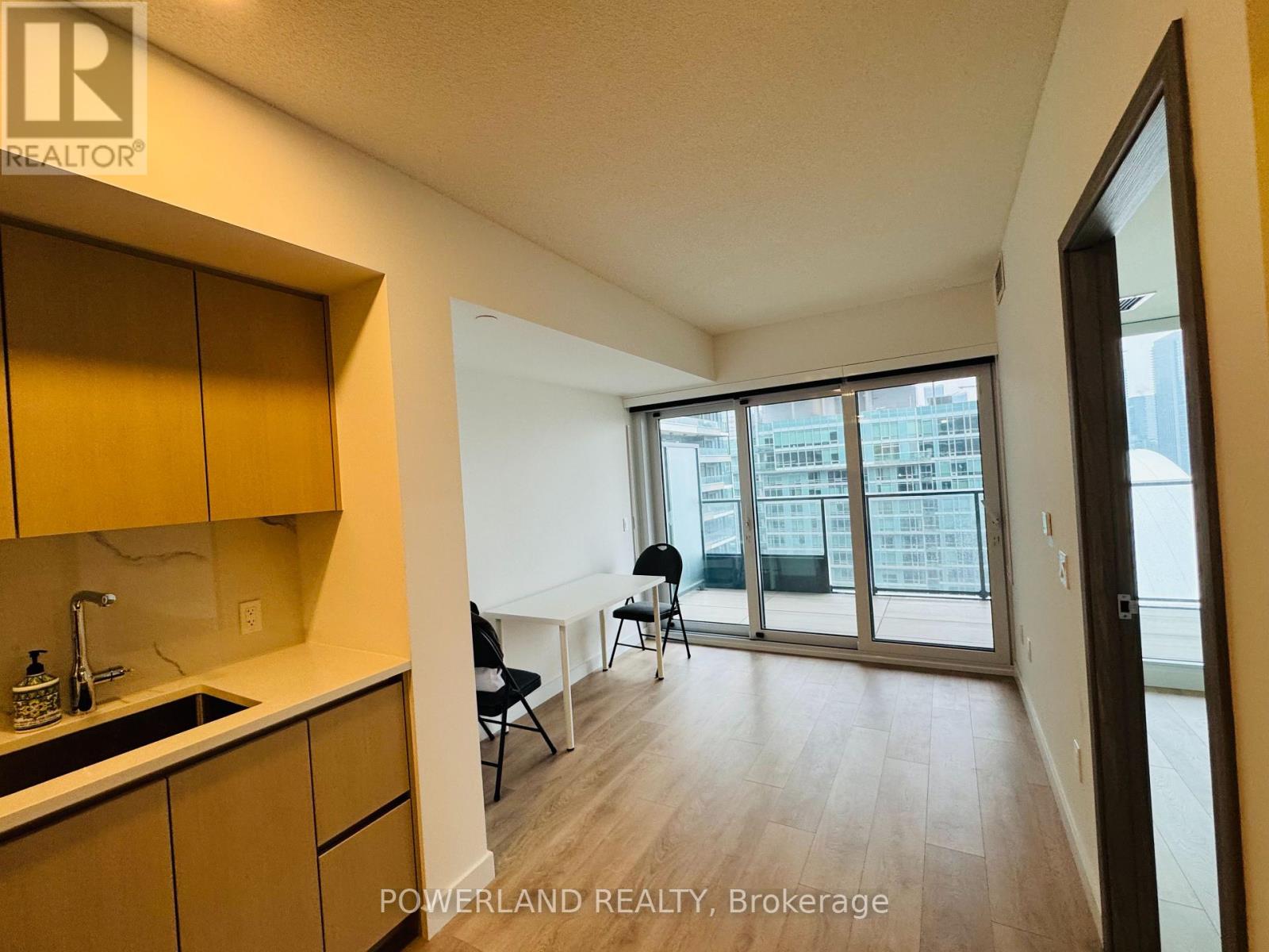 3209 - 3 Concord Cityplace Way, Toronto, Ontario  M5V 0X4 - Photo 3 - C12887410