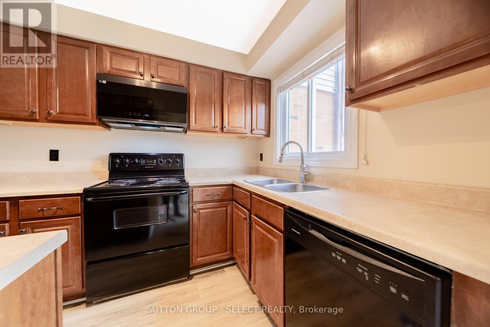 88 - 1328 Commissioners Road W, London South, Ontario  N6K 2Y6 - Photo 8 - X12904926