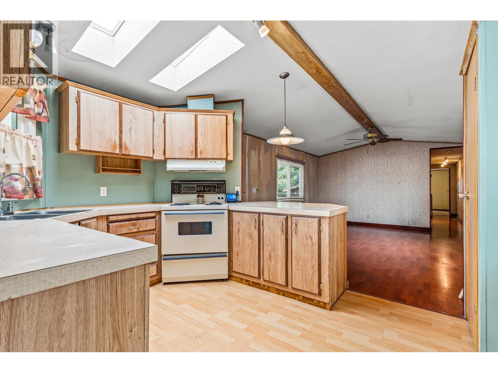 141 145 King Edward Street, Coquitlam, British Columbia  V3K 6M3 - Photo 9 - R3053861