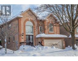 28 BROOKHURST CRESCENT, Hamilton, Ontario