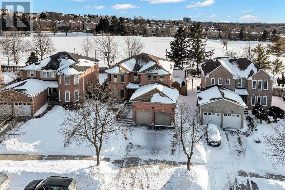 33 Willcocks Crescent, Ajax, Ontario  L1T 3L9 - Photo 2 - E12778292