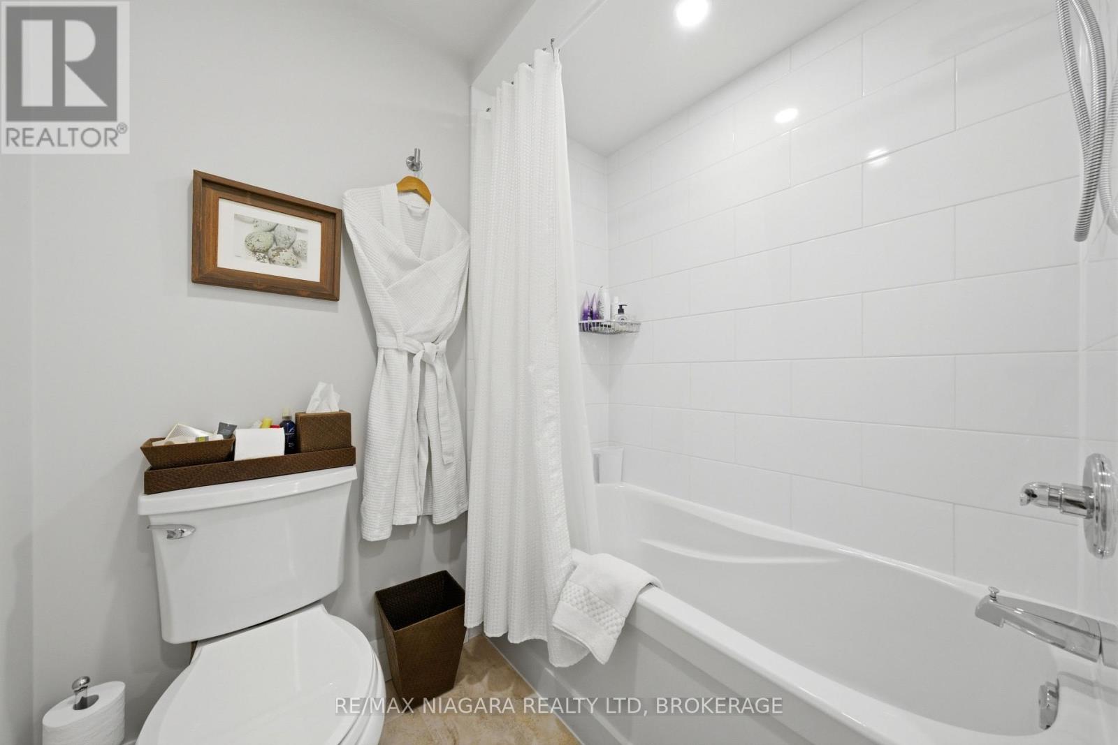 21 - 141 Welland Vale Road, St. Catharines, Ontario  L2S 3S7 - Photo 23 - X12550036