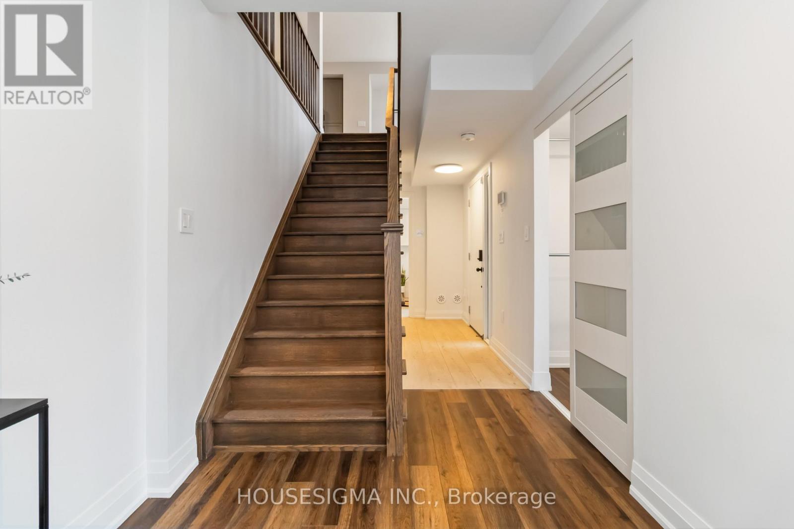 1264 Merton Road, Oakville, Ontario  L6M 5M1 - Photo 7 - W12905440