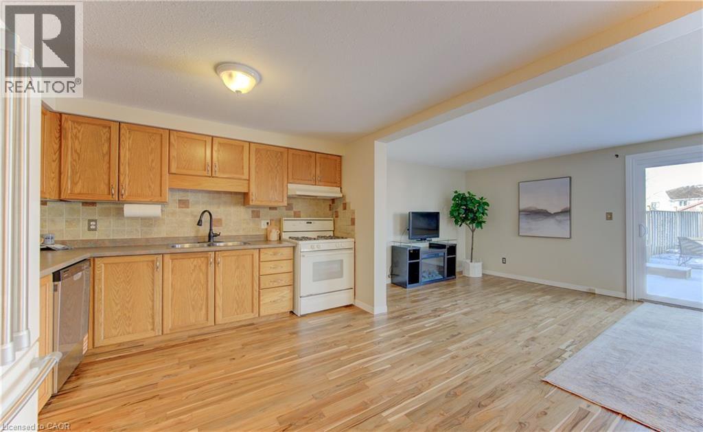 71 Hackberry Street, Kitchener, Ontario  N2E 3P9 - Photo 6 - 40813590