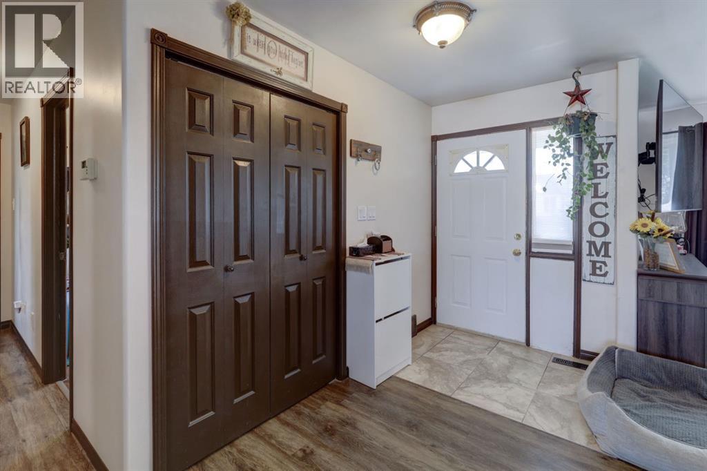 426 9 Street, Beiseker, Alberta T0M 0G0 - Photo 5 - A2278164