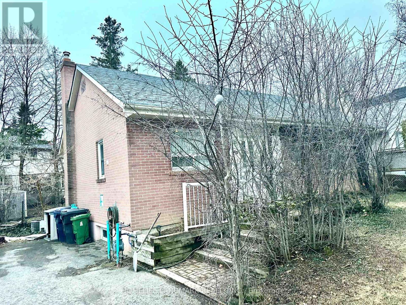 49 Addison Crescent, Toronto, Ontario  M3B 1K7 - Photo 8 - C12907416