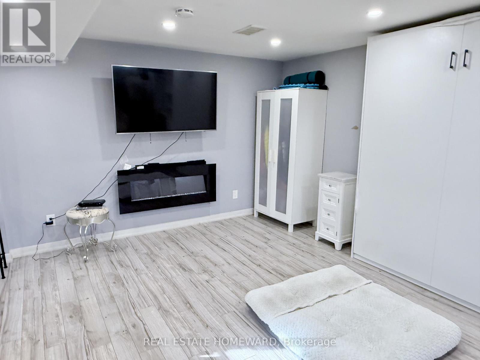 18 Wyndcliff Crescent, Toronto, Ontario  M4A 2K1 - Photo 24 - C12907424