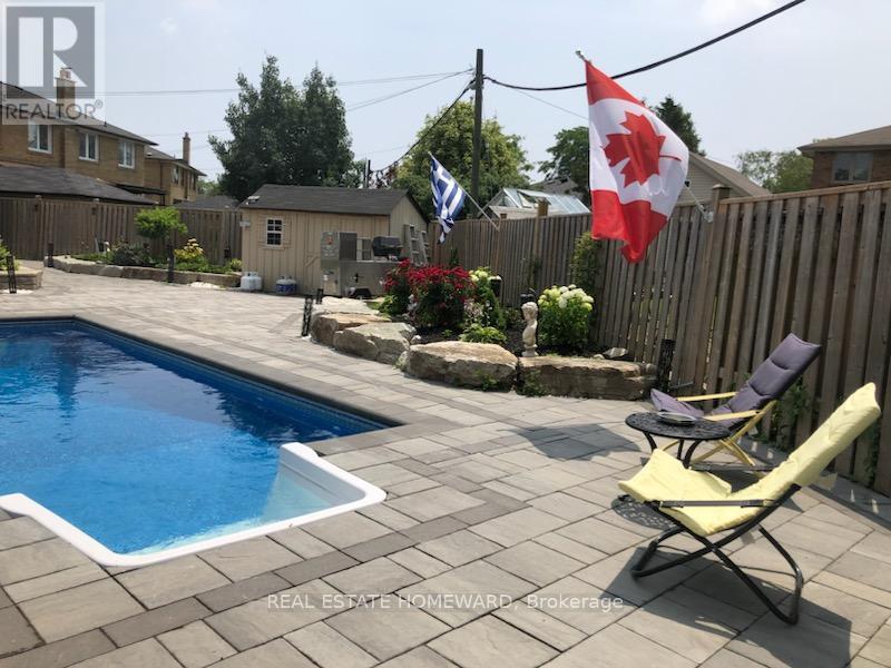 18 Wyndcliff Crescent, Toronto, Ontario  M4A 2K1 - Photo 39 - C12907424