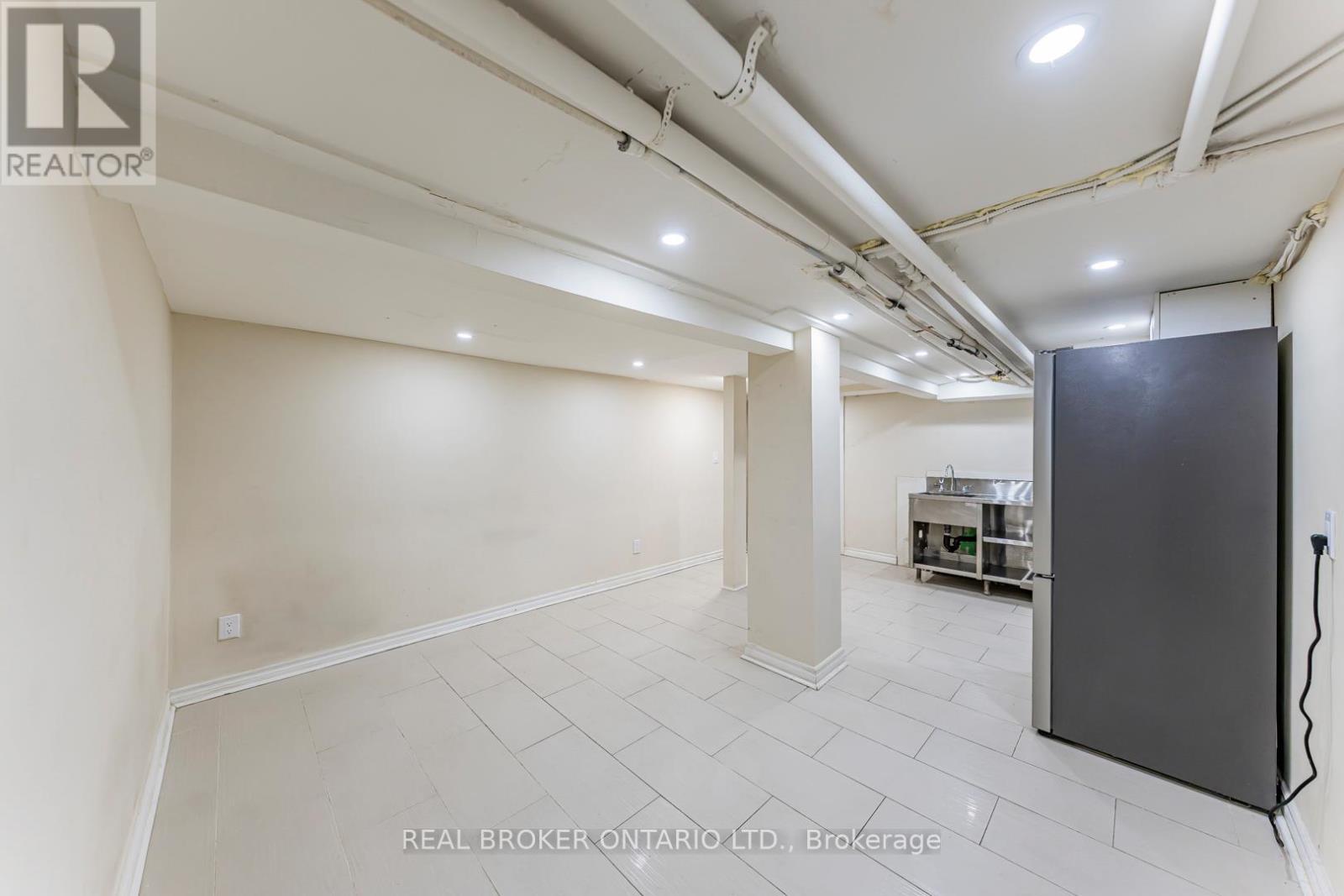 3212 Danforth Avenue, Toronto, Ontario  M1L 1C1 - Photo 11 - E12907386