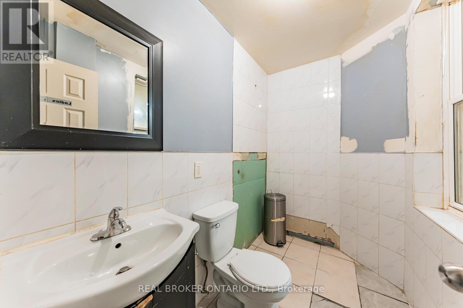 3212 Danforth Avenue, Toronto, Ontario  M1L 1C1 - Photo 9 - E12907386