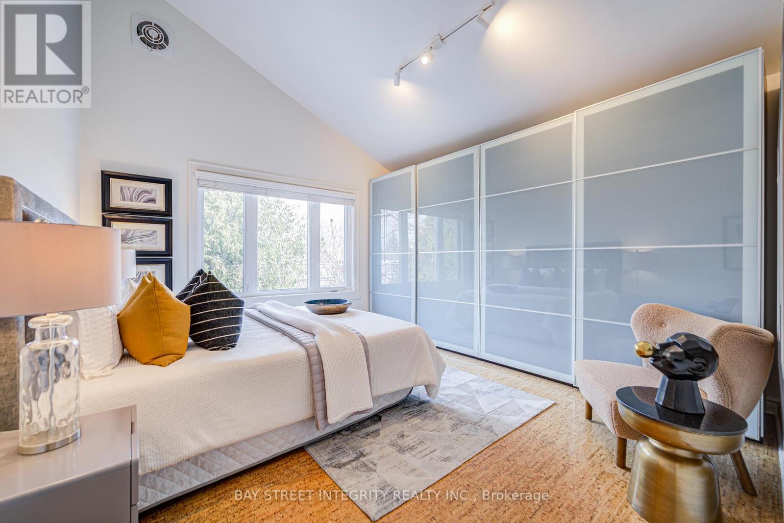 17 Frankdale Avenue, Toronto, Ontario  M4J 3Z8 - Photo 13 - E12907406