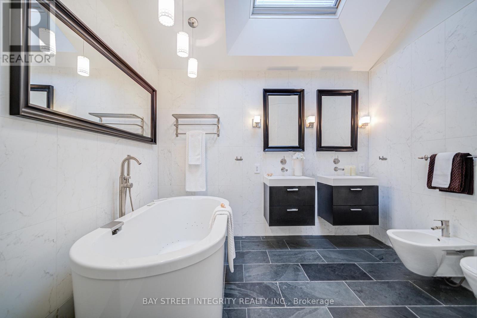 17 Frankdale Avenue, Toronto, Ontario  M4J 3Z8 - Photo 23 - E12907406