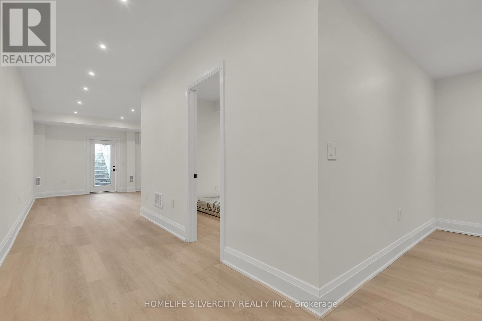 25a Pine Avenue N, Mississauga, Ontario  L5H 2P9 - Photo 39 - W12905730