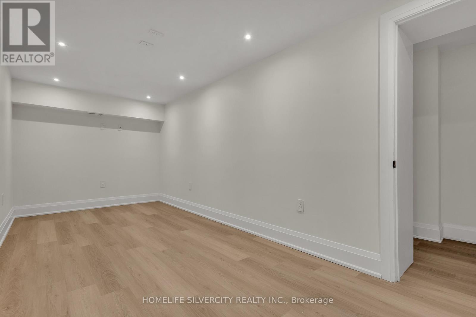 25a Pine Avenue N, Mississauga, Ontario  L5H 2P9 - Photo 43 - W12905730