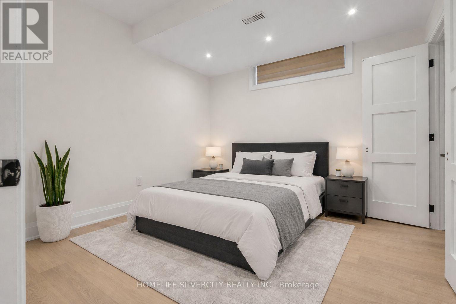 25a Pine Avenue N, Mississauga, Ontario  L5H 2P9 - Photo 40 - W12905730