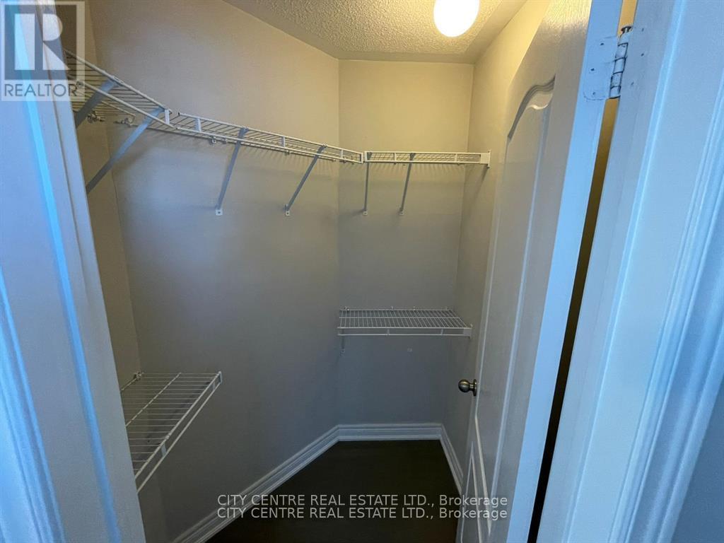 4777 Glasshill Grove, Mississauga, Ontario  L5M 7R6 - Photo 14 - W12907376