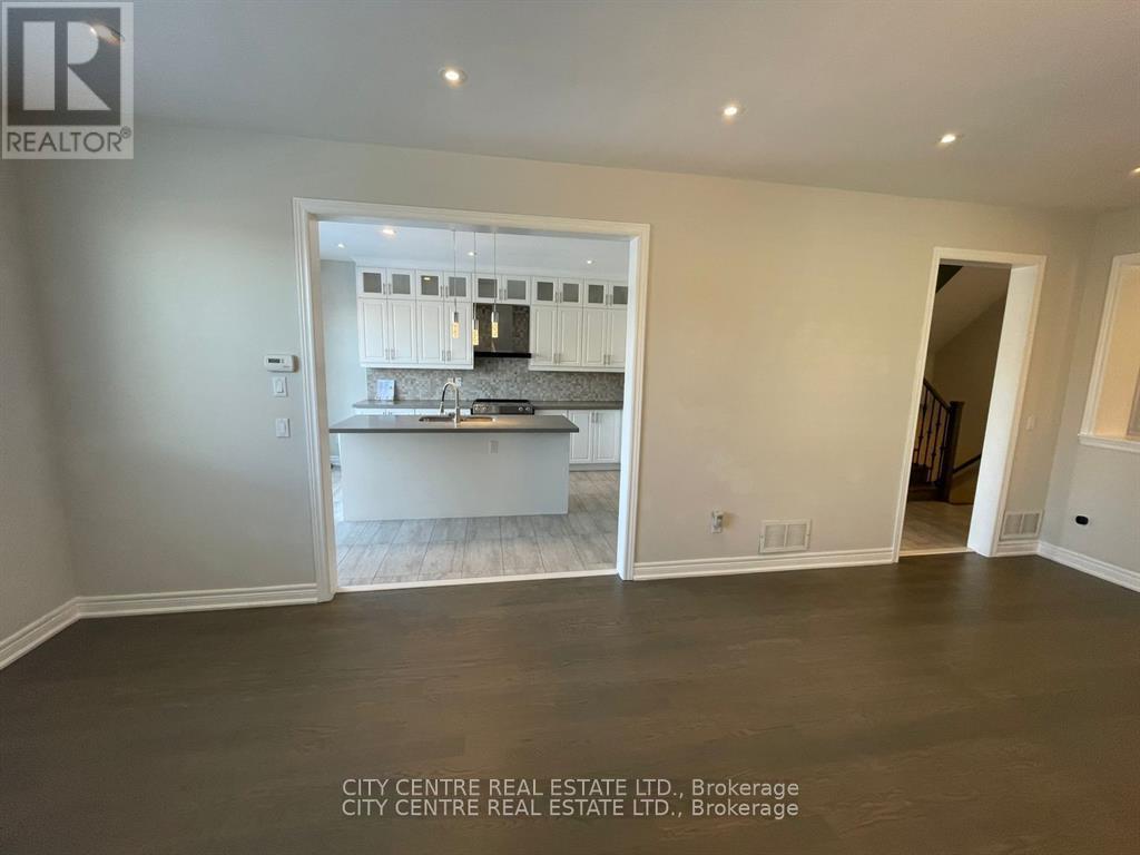 4777 Glasshill Grove, Mississauga, Ontario  L5M 7R6 - Photo 22 - W12907376