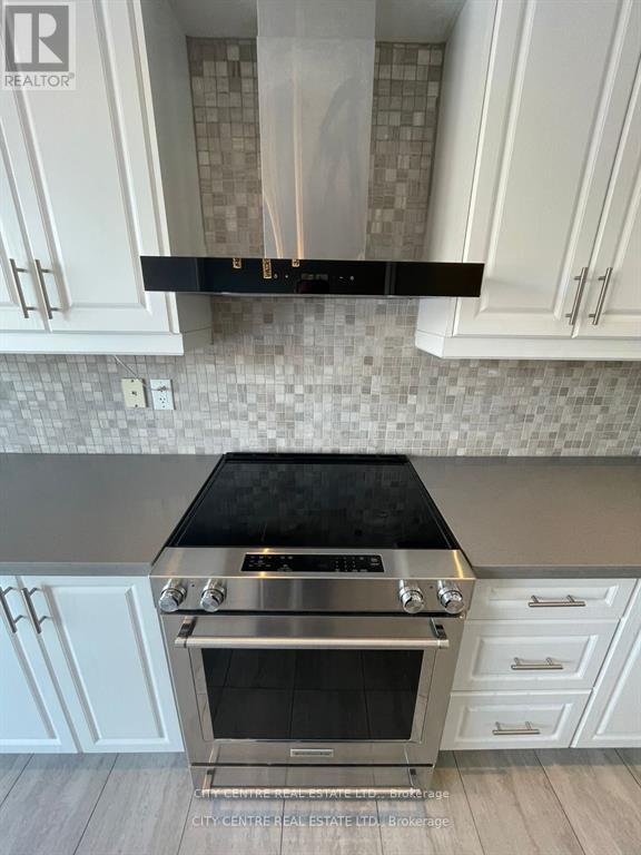 4777 Glasshill Grove, Mississauga, Ontario  L5M 7R6 - Photo 23 - W12907376