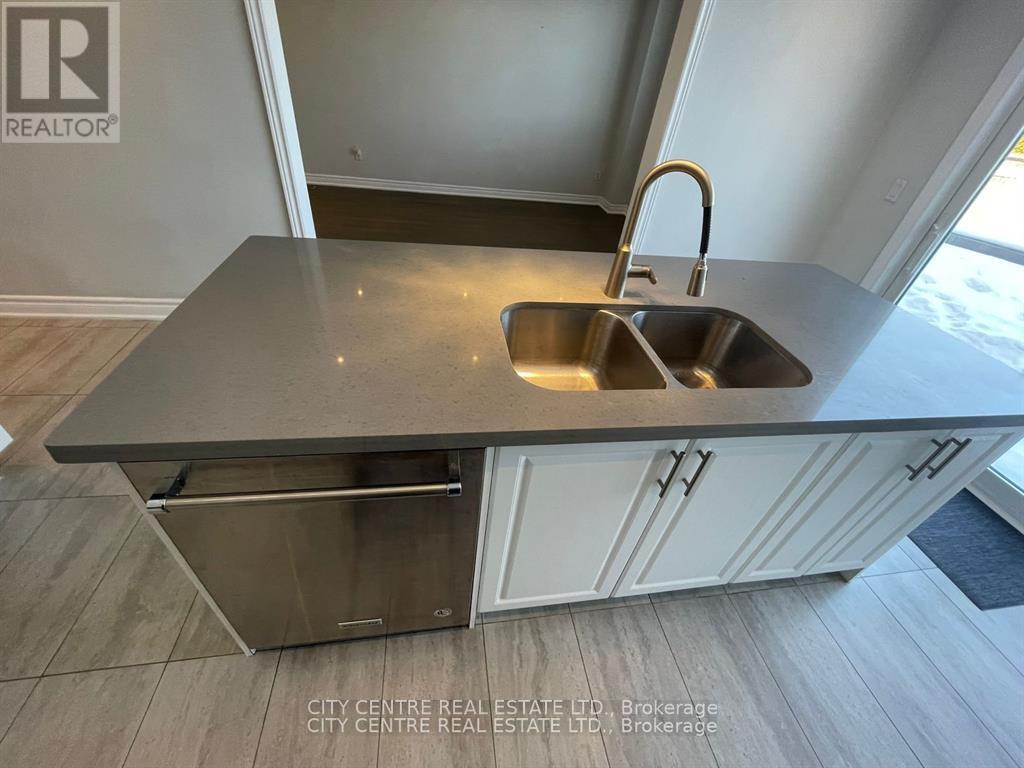 4777 Glasshill Grove, Mississauga, Ontario  L5M 7R6 - Photo 25 - W12907376