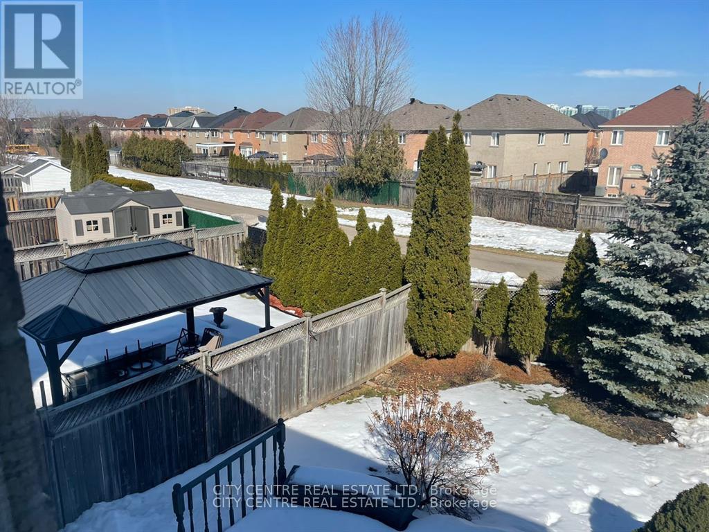 4777 Glasshill Grove, Mississauga, Ontario  L5M 7R6 - Photo 41 - W12907376