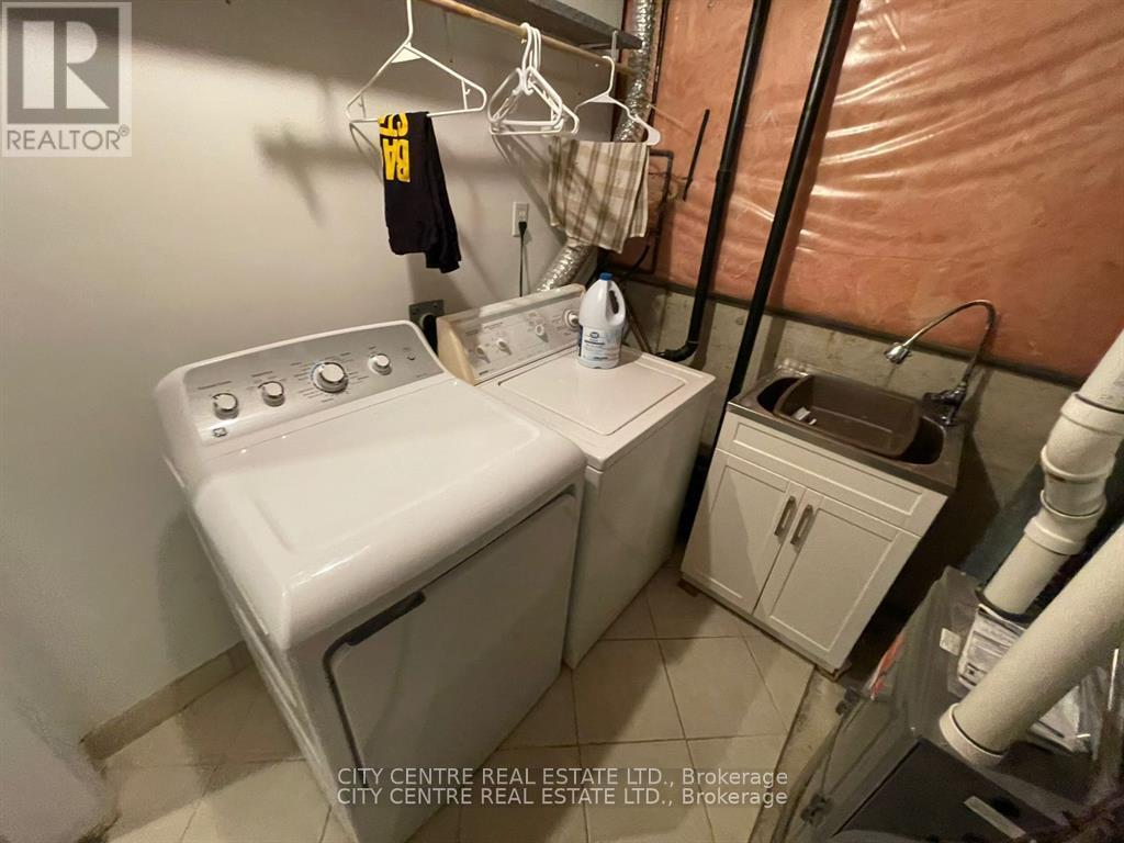 4777 Glasshill Grove, Mississauga, Ontario  L5M 7R6 - Photo 44 - W12907376