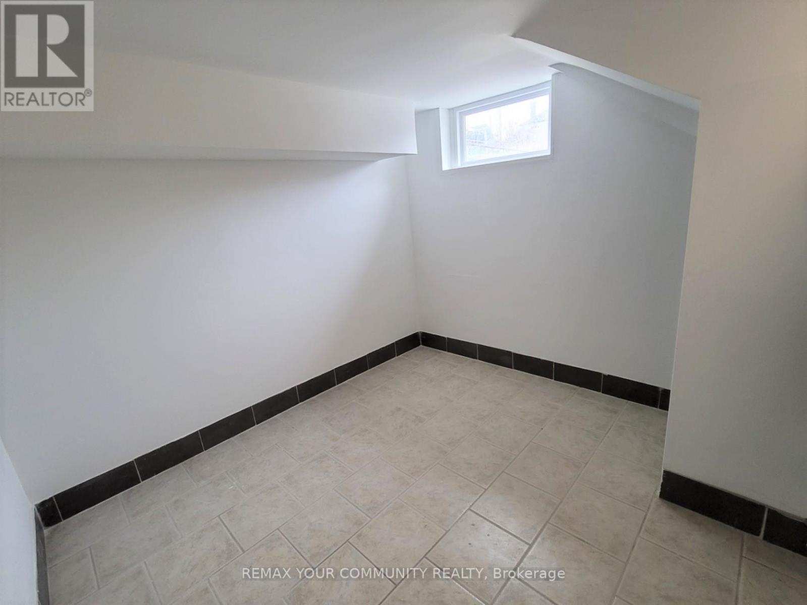 128 Dynevor Road, Toronto, Ontario  M6E 3X2 - Photo 12 - W12907388