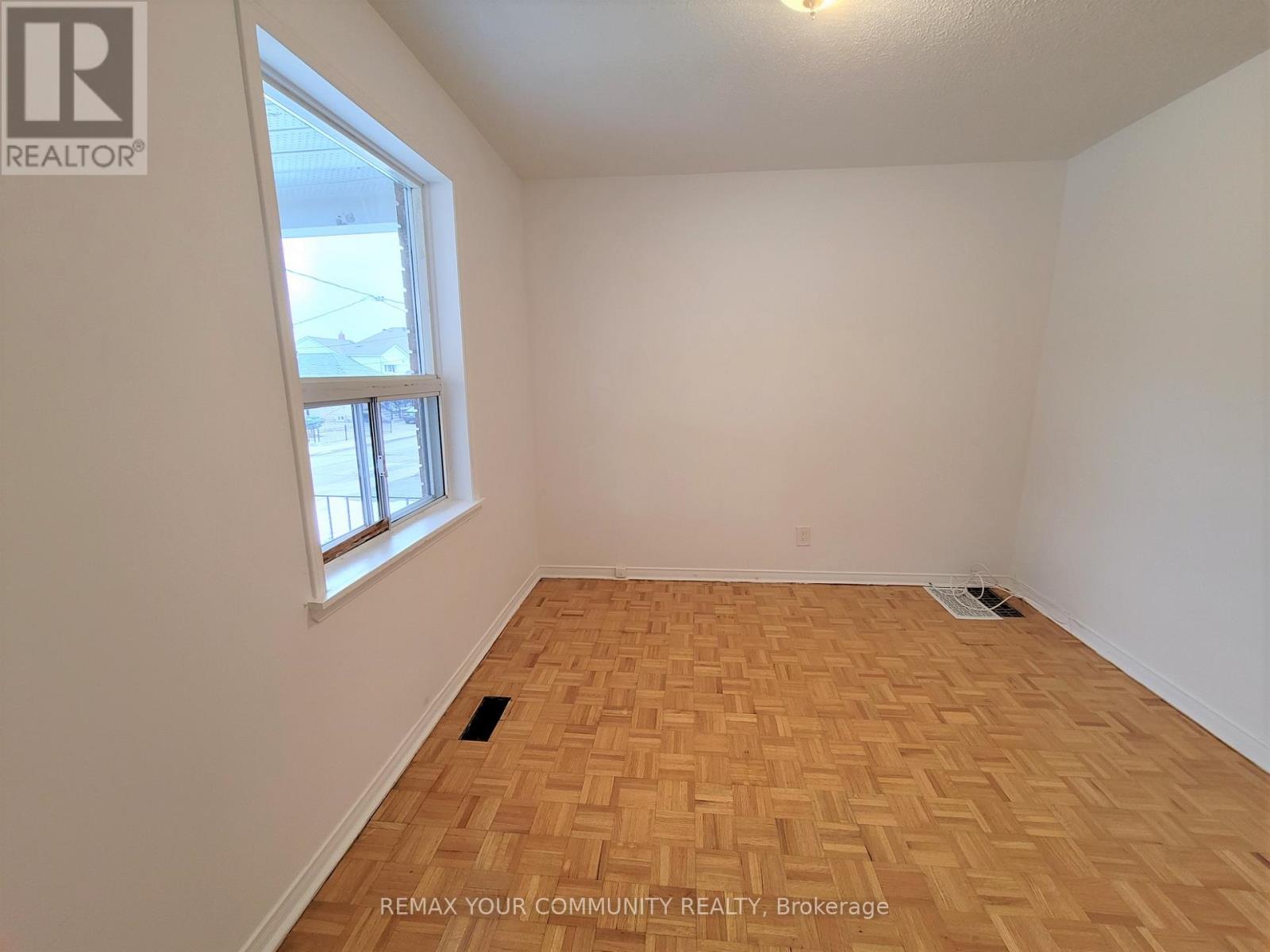 128 Dynevor Road, Toronto, Ontario  M6E 3X2 - Photo 6 - W12907388