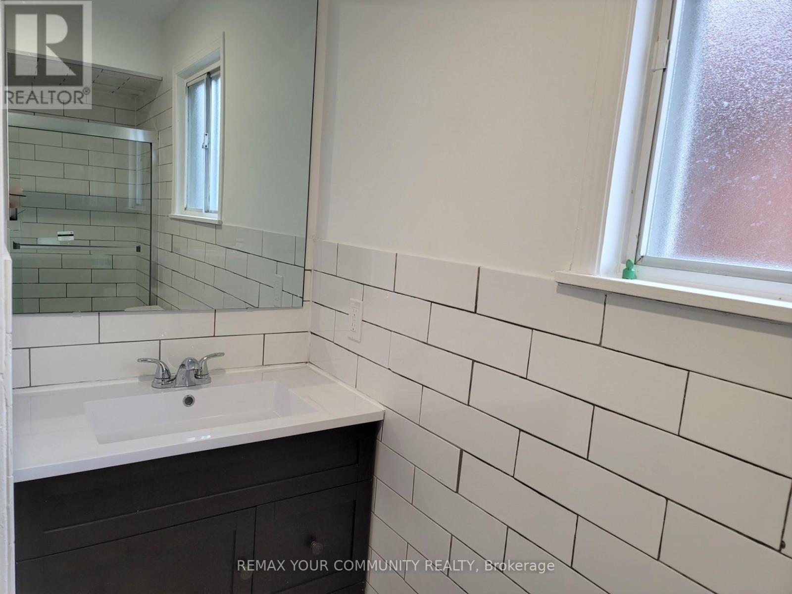 128 Dynevor Road, Toronto, Ontario  M6E 3X2 - Photo 9 - W12907388