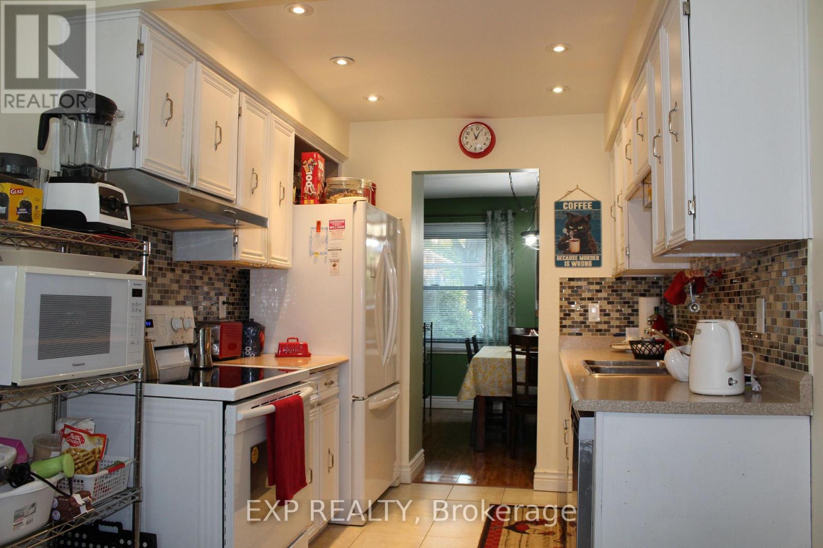 42 Lindridge Avenue, Brampton, Ontario  L6S 3X1 - Photo 3 - W12907410