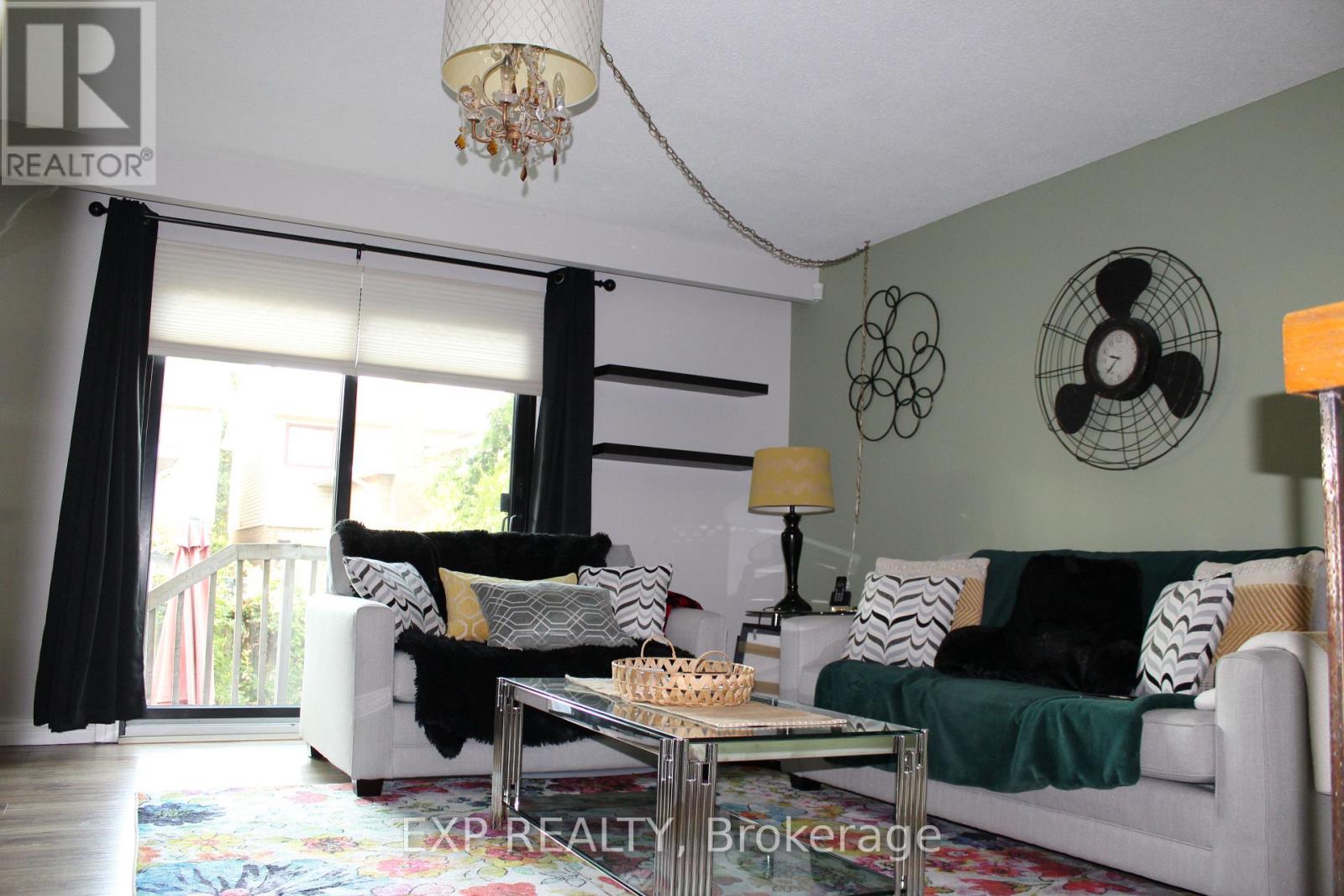 42 Lindridge Avenue, Brampton, Ontario  L6S 3X1 - Photo 6 - W12907410