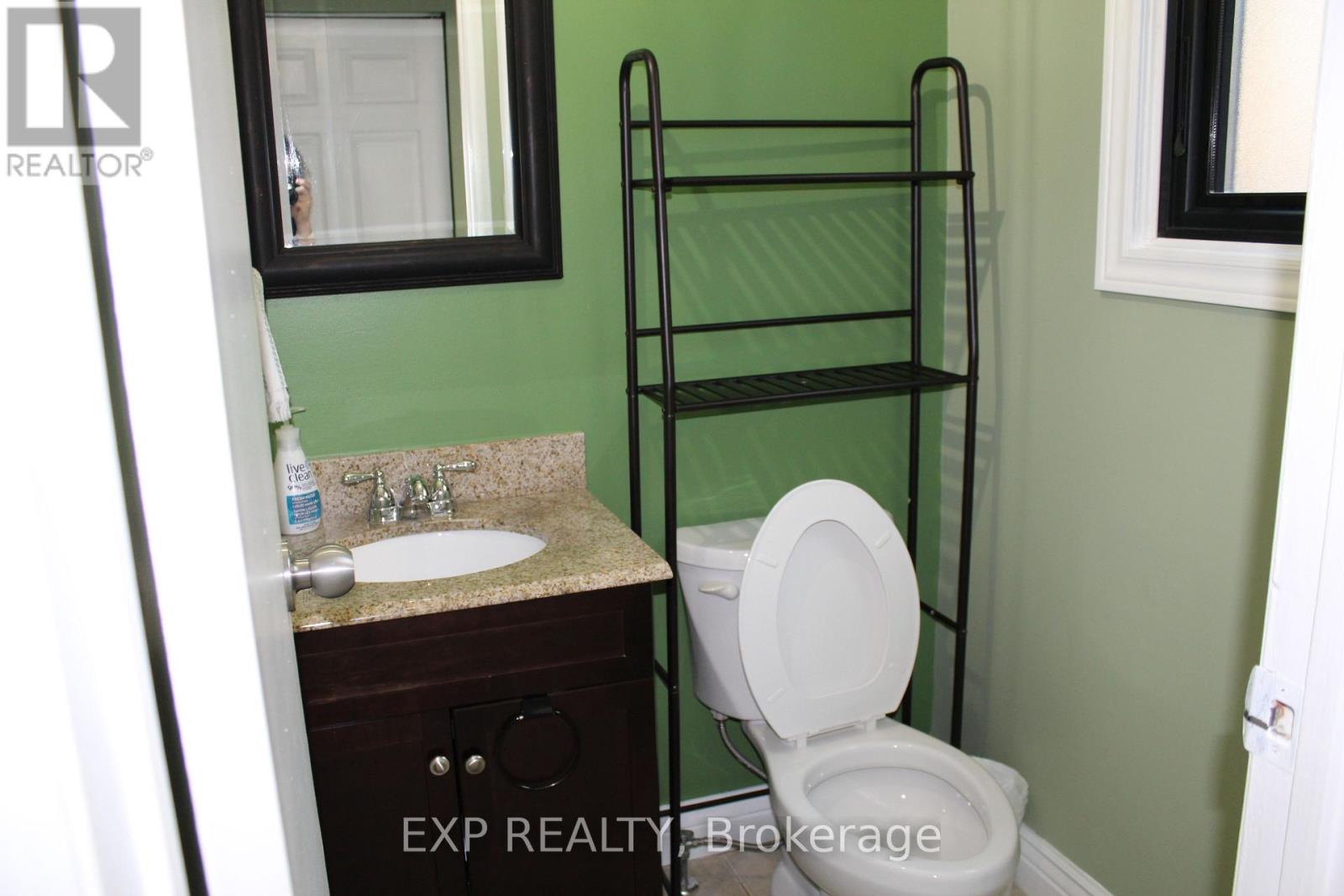 42 Lindridge Avenue, Brampton, Ontario  L6S 3X1 - Photo 8 - W12907410