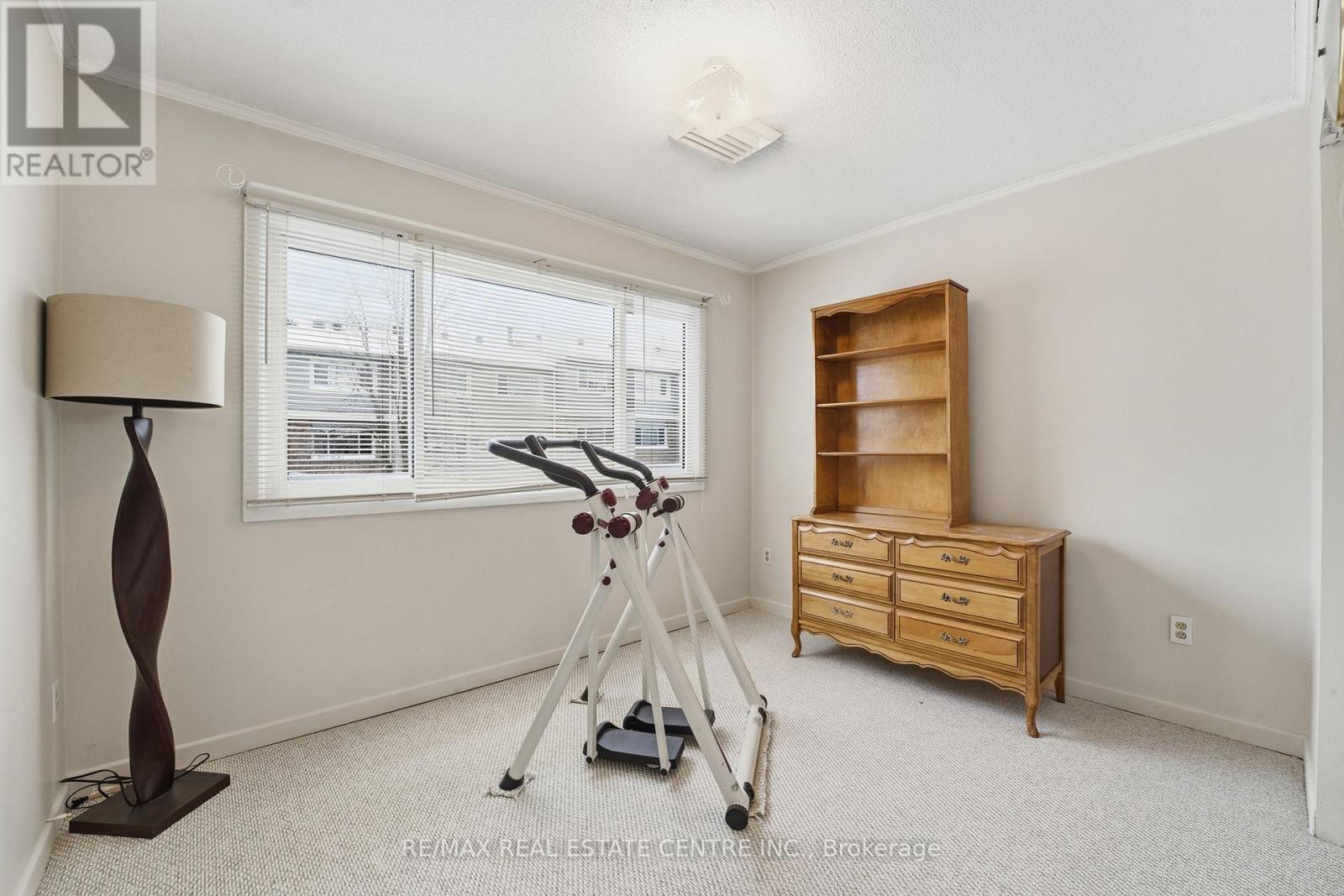 74 - 30 Green Valley Drive, Kitchener, Ontario  N2P 1G8 - Photo 27 - X12907378