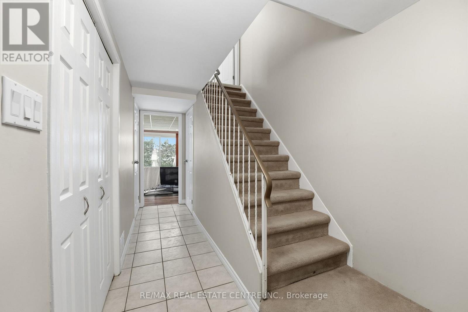 74 - 30 Green Valley Drive, Kitchener, Ontario  N2P 1G8 - Photo 7 - X12907378