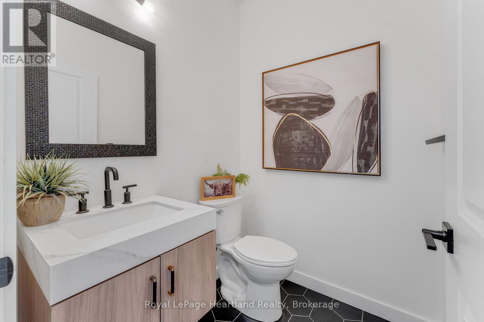 16 Silver Creek Road, Huron East, Ontario  N0K 1W0 - Photo 7 - X12768216