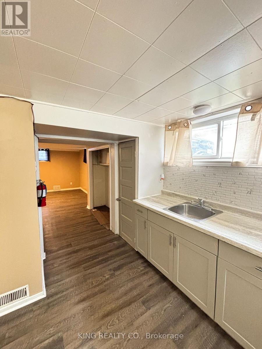 3 - 58 Carlton Street, St. Catharines, Ontario  L2R 1P8 - Photo 2 - X12907322