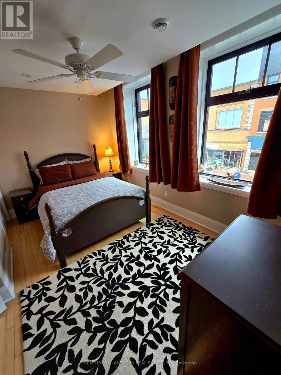 266 Front Street, Belleville (Belleville Ward), Ontario  K8N 2Z2 - Photo 6 - X12907430