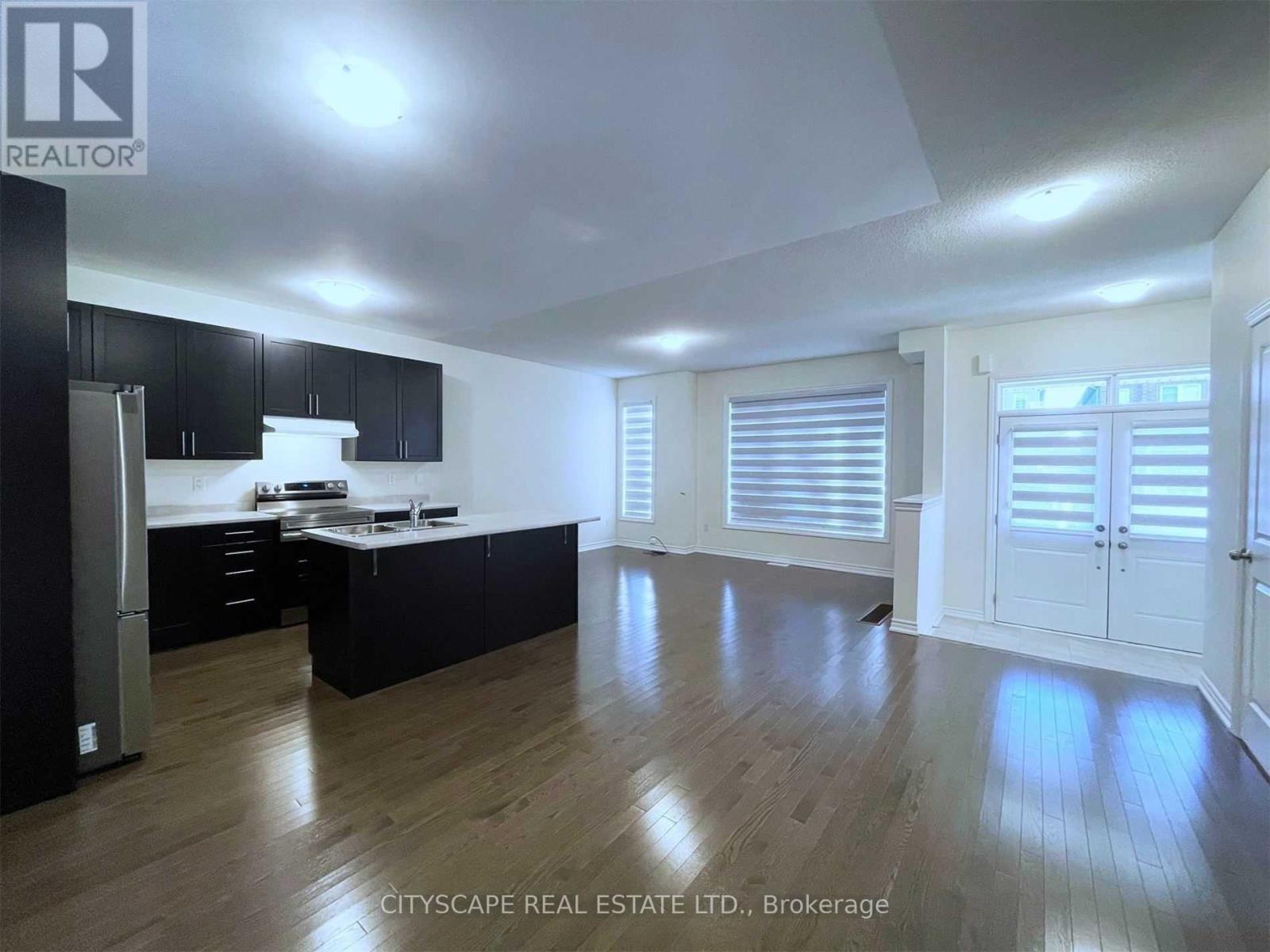 253 Clockwork Drive, Brampton, Ontario  L7A 5C7 - Photo 4 - W12907336