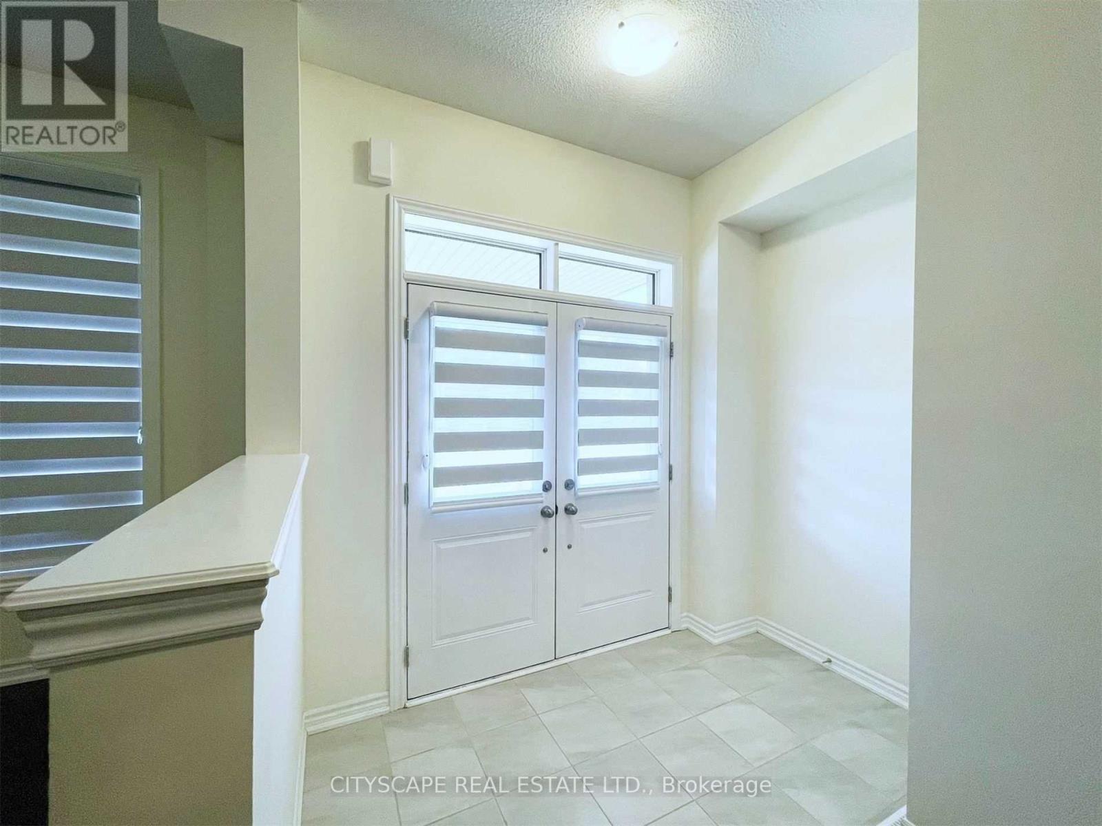 253 Clockwork Drive, Brampton, Ontario  L7A 5C7 - Photo 2 - W12907336