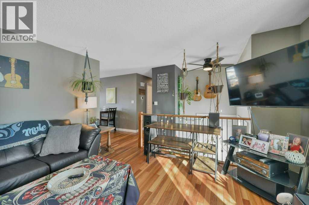 24 Mcgill Street, Red Deer, Alberta  T4R 1S3 - Photo 5 - A2294070