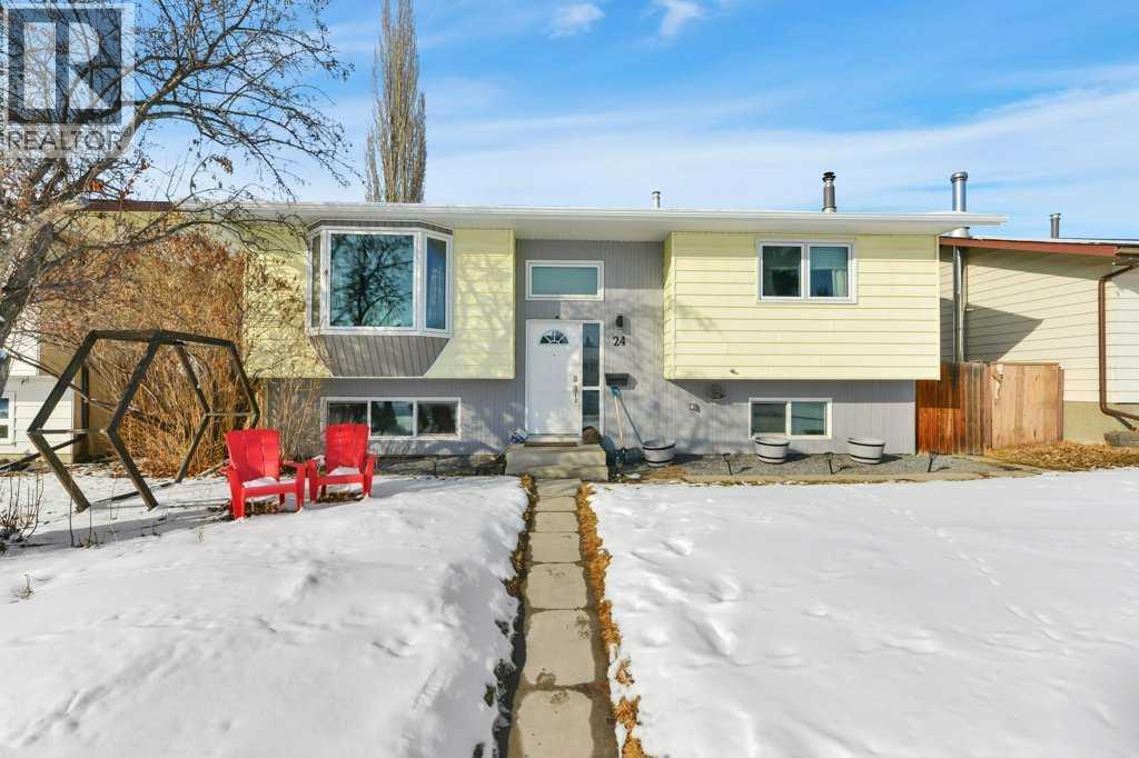 24 Mcgill Street, Red Deer, Alberta  T4R 1S3 - Photo 1 - A2294070