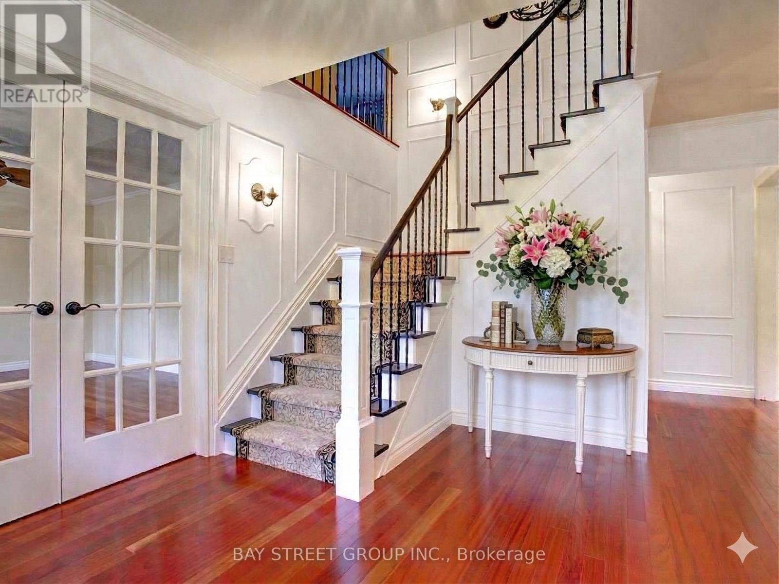 2374 Bennington Gate, Oakville, Ontario  L6J 5N6 - Photo 2 - W12907422