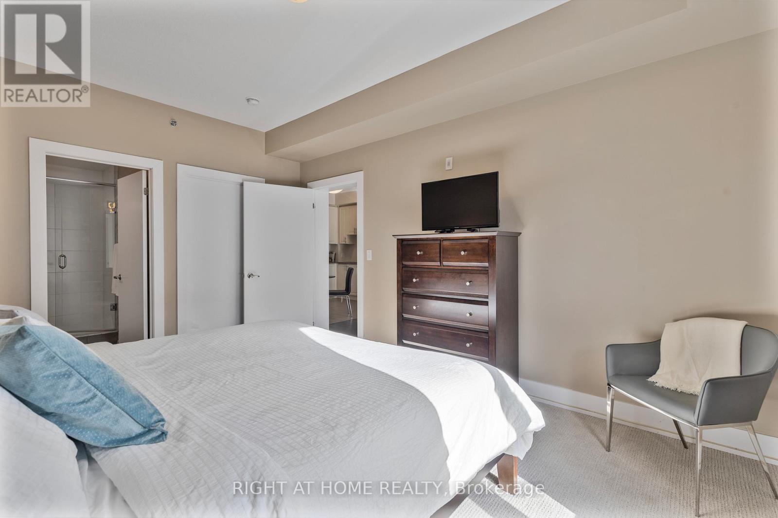 423 - 2486 Old Bronte Road, Oakville, Ontario L6M 4J2 - Photo 10 - W12907428