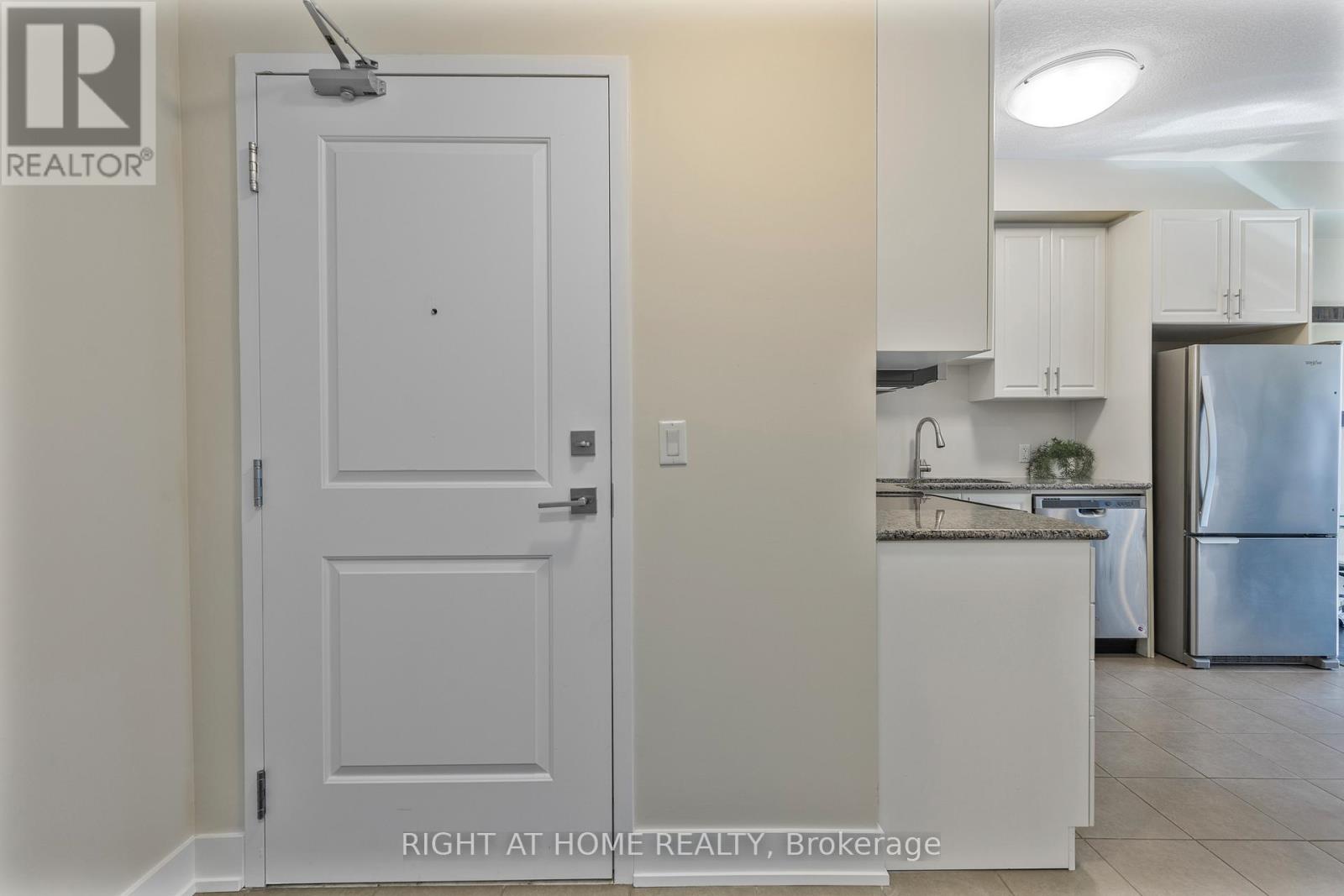 423 - 2486 Old Bronte Road, Oakville, Ontario L6M 4J2 - Photo 3 - W12907428