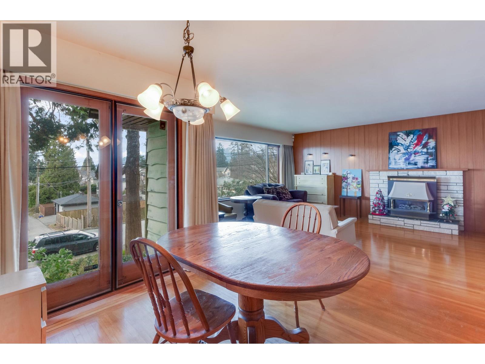 1928 Ridgeway Avenue, North Vancouver, British Columbia  V7L 3S7 - Photo 9 - R3100467