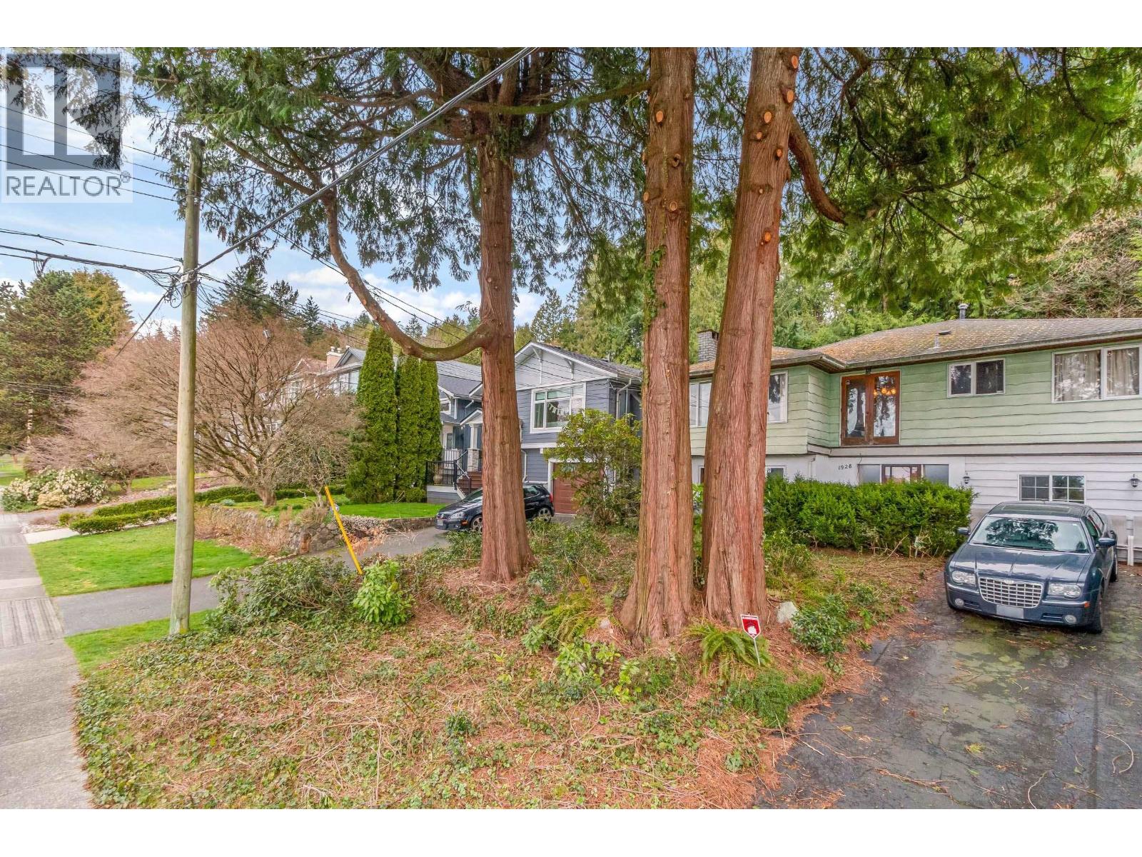 1928 Ridgeway Avenue, North Vancouver, British Columbia  V7L 3S7 - Photo 3 - R3100467