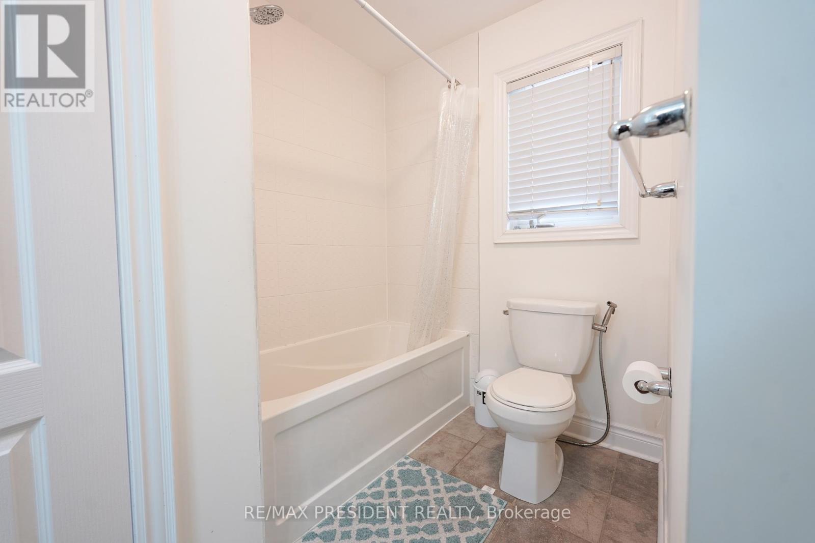 16 Bassett Crescent, Brampton, Ontario  L6X 5G2 - Photo 22 - W12906088