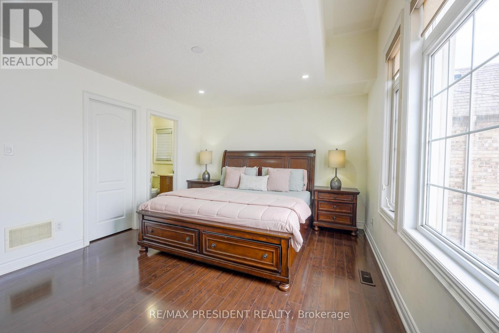 16 Bassett Crescent, Brampton, Ontario  L6X 5G2 - Photo 26 - W12906088