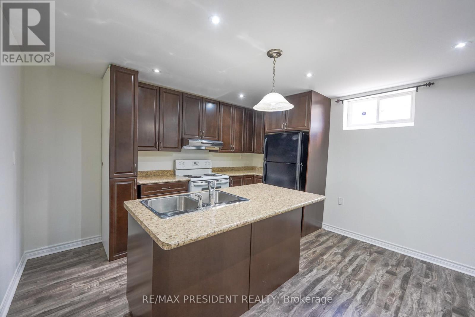 16 Bassett Crescent, Brampton, Ontario  L6X 5G2 - Photo 33 - W12906088